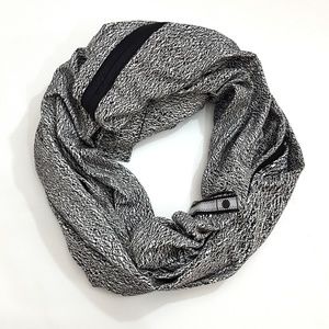 《Lululemon》 EUC Vinyasa Wrap Scarf